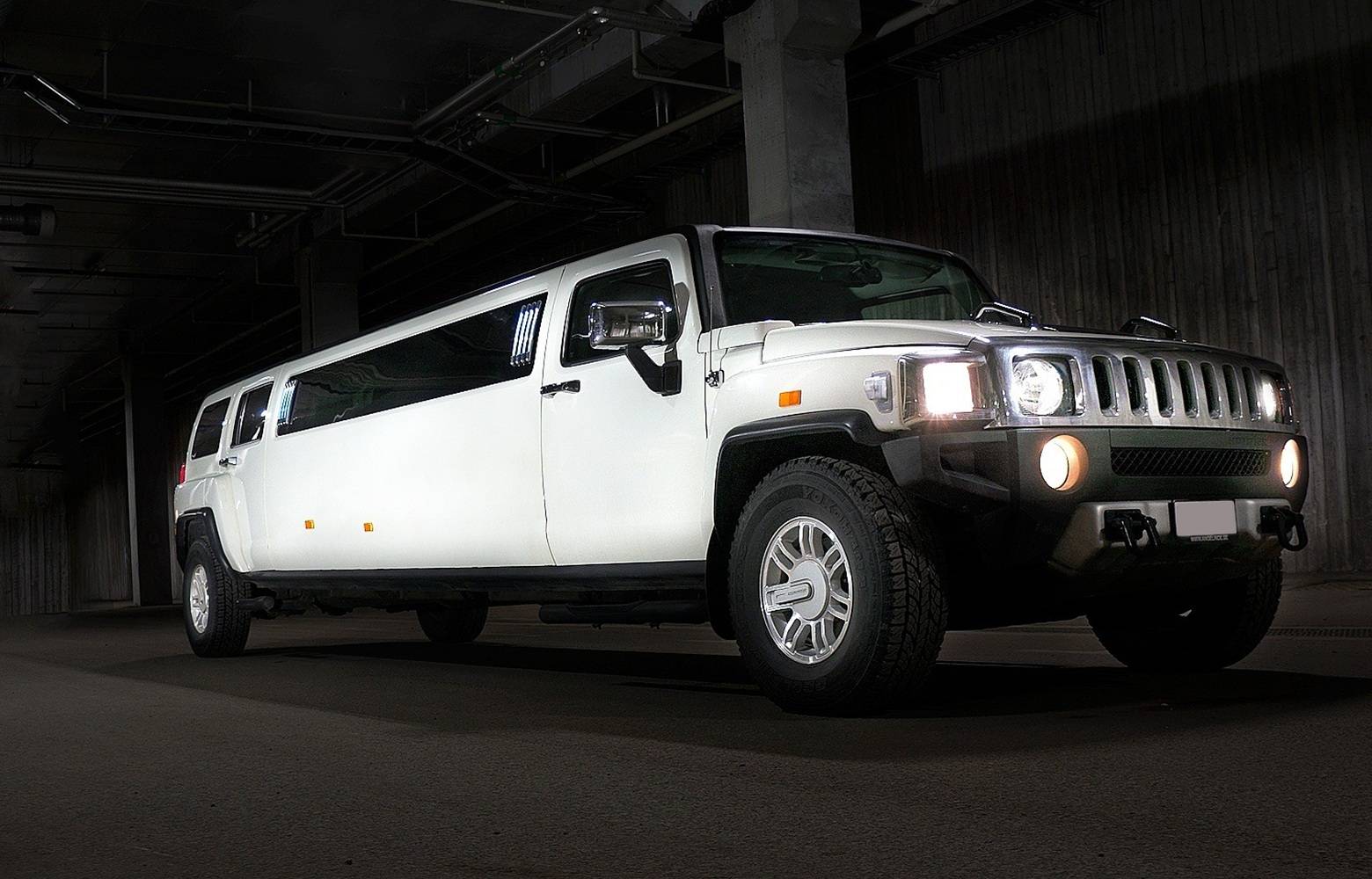 How much does it cost to hire a hummer limo in UK?